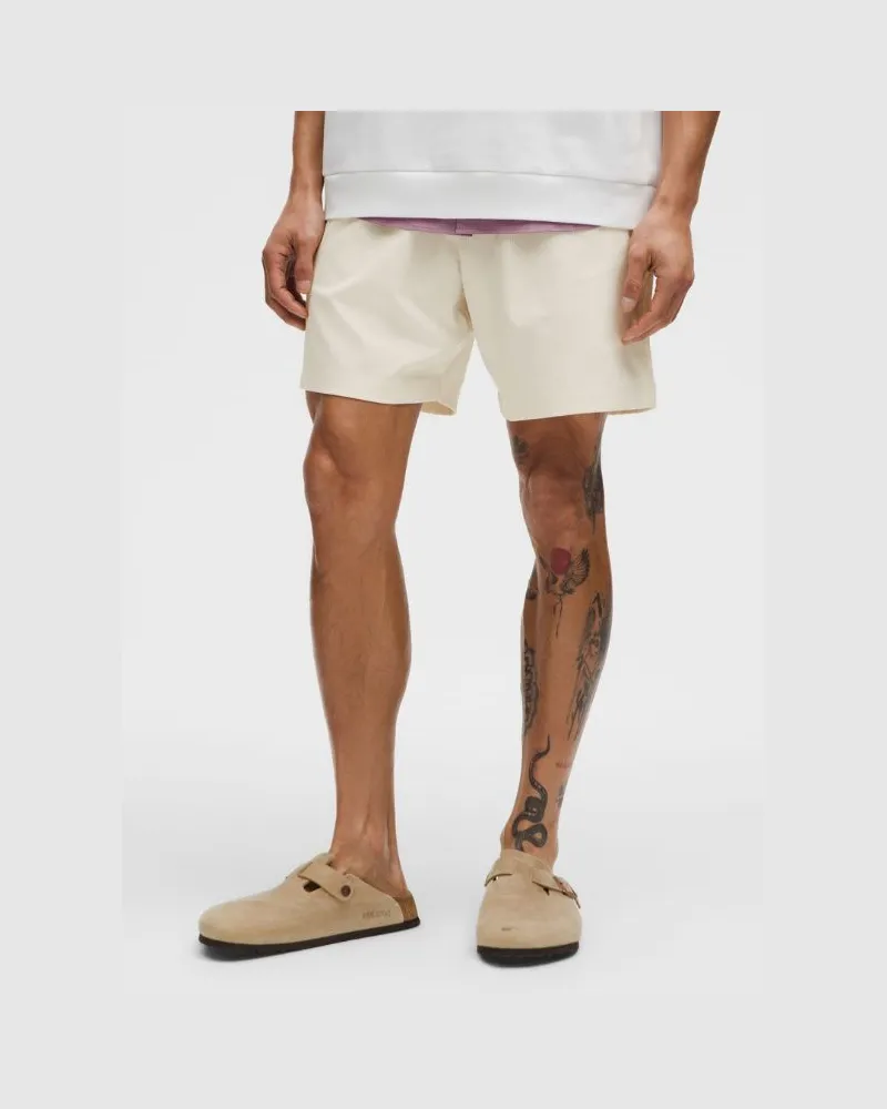 LULULEMON ABC Pull-on-Shorts aus für Männer – 18 cm – Größe in Light Ivory Light