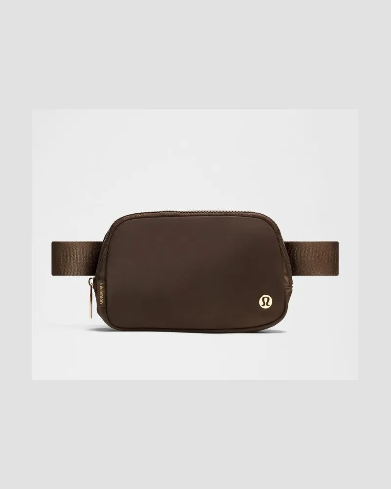 LULULEMON Everywhere Gürteltasche Größe in Walnut Crunch/Gold Walnut