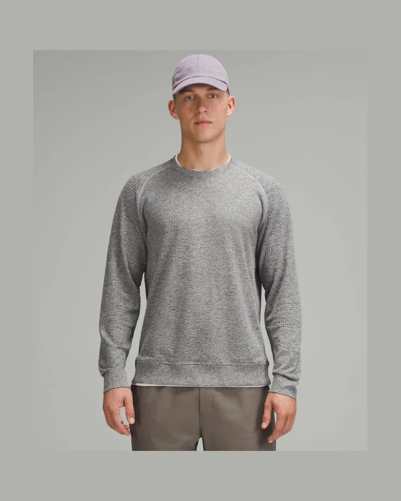LULULEMON Engineered Warmth Langarmshirt mit Rundhalsausschnitt für Männer – Größe in Tri Heather Vapor/Gull Grey/Black Tri