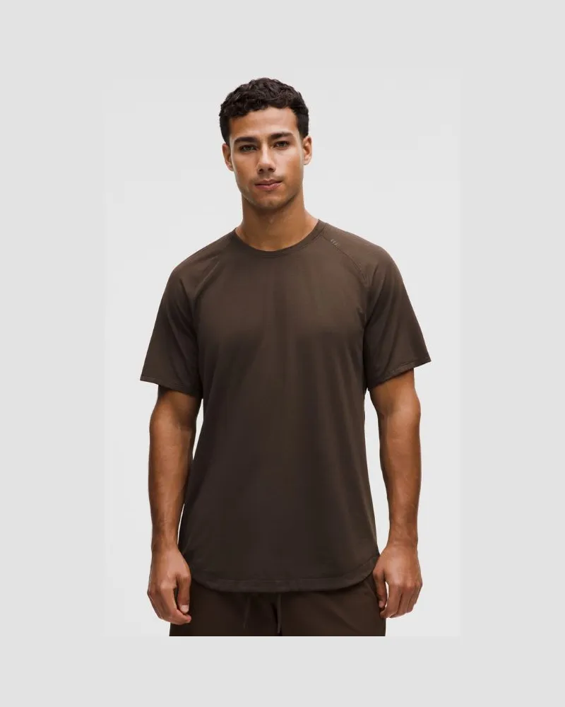 LULULEMON License to Train Kurzarmshirt für Männer – Größe in Walnut Crunch Walnut