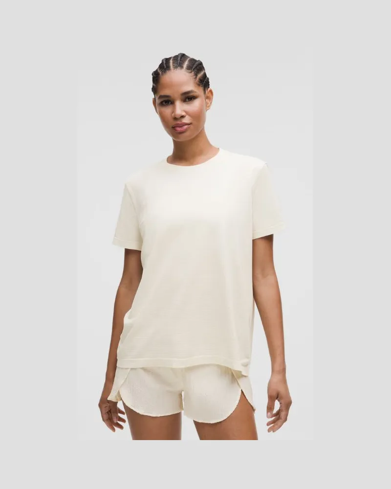 LULULEMON Swiftly Relaxed Kurzarmshirt e Passform für Frauen – Größe in Light Ivory Light