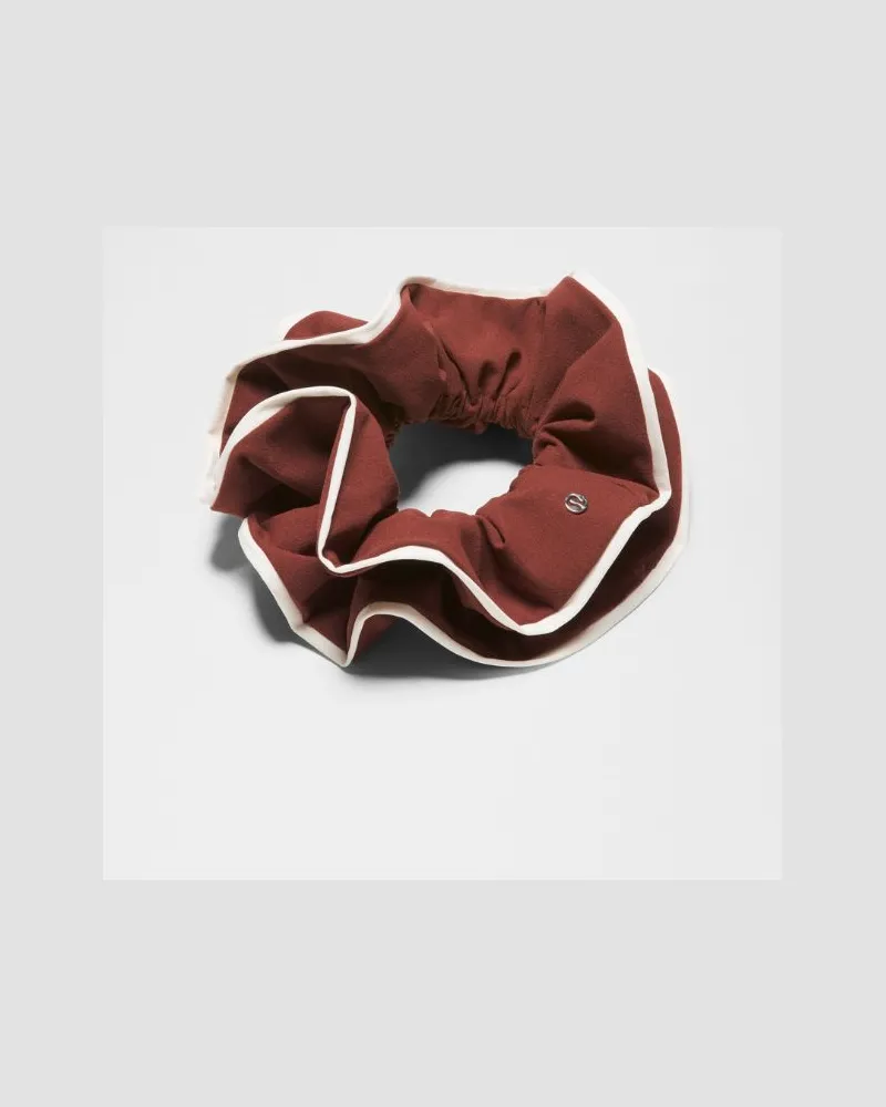 LULULEMON Uplifting Scrunchie Gerüscht in Cranberry Charm/Light Ivory Cranberry