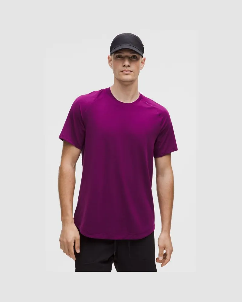 LULULEMON License to Train Kurzarmshirt für Männer – Größe in Chilled Grape Chilled