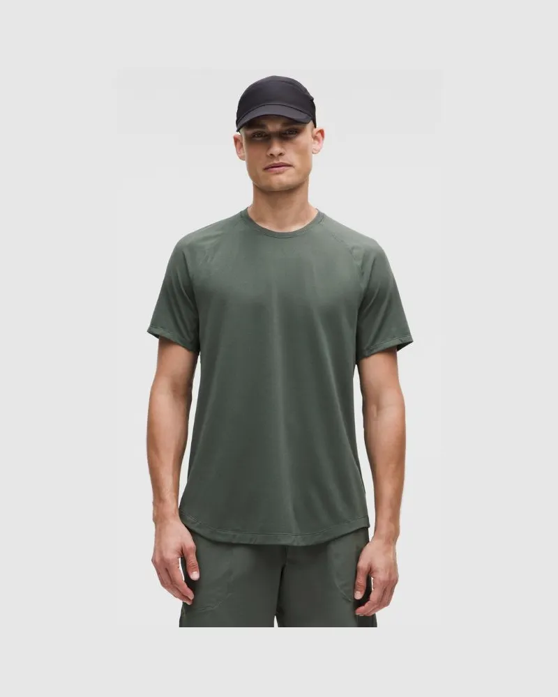 LULULEMON License to Train Kurzarmshirt für Männer – Größe in Palm Deco Palm