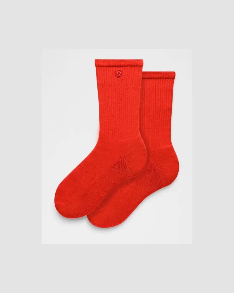 LULULEMON Daily Essential Crew-Socken Unisex – Größe in Cherry Ember Cherry