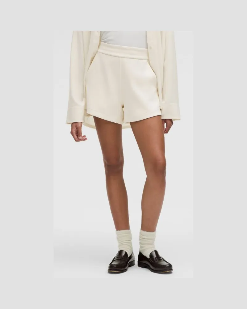 LULULEMON Softstreme Shorts mit hohem Bund für Frauen – 10 cm – Größe in Light Ivory Light