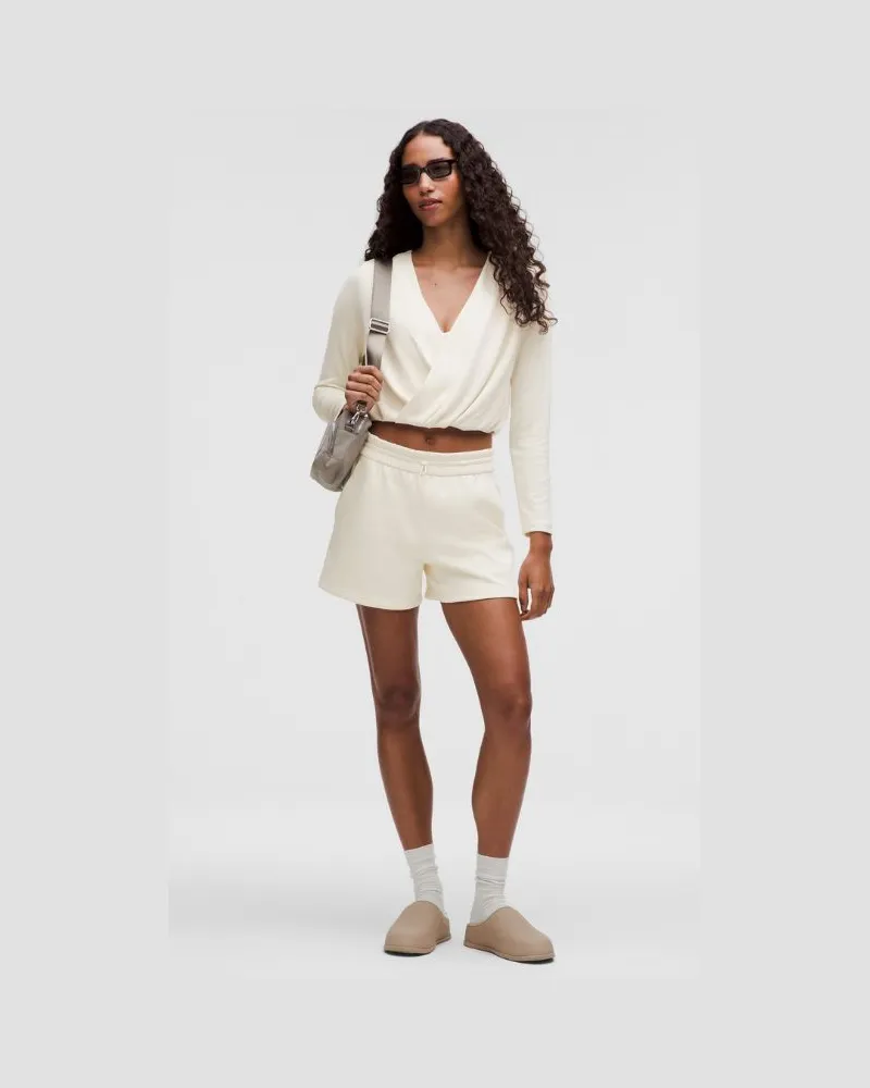 LULULEMON Softstreme Shorts mit hohem Bund für Frauen – 10 cm – Größe in Light Ivory Light