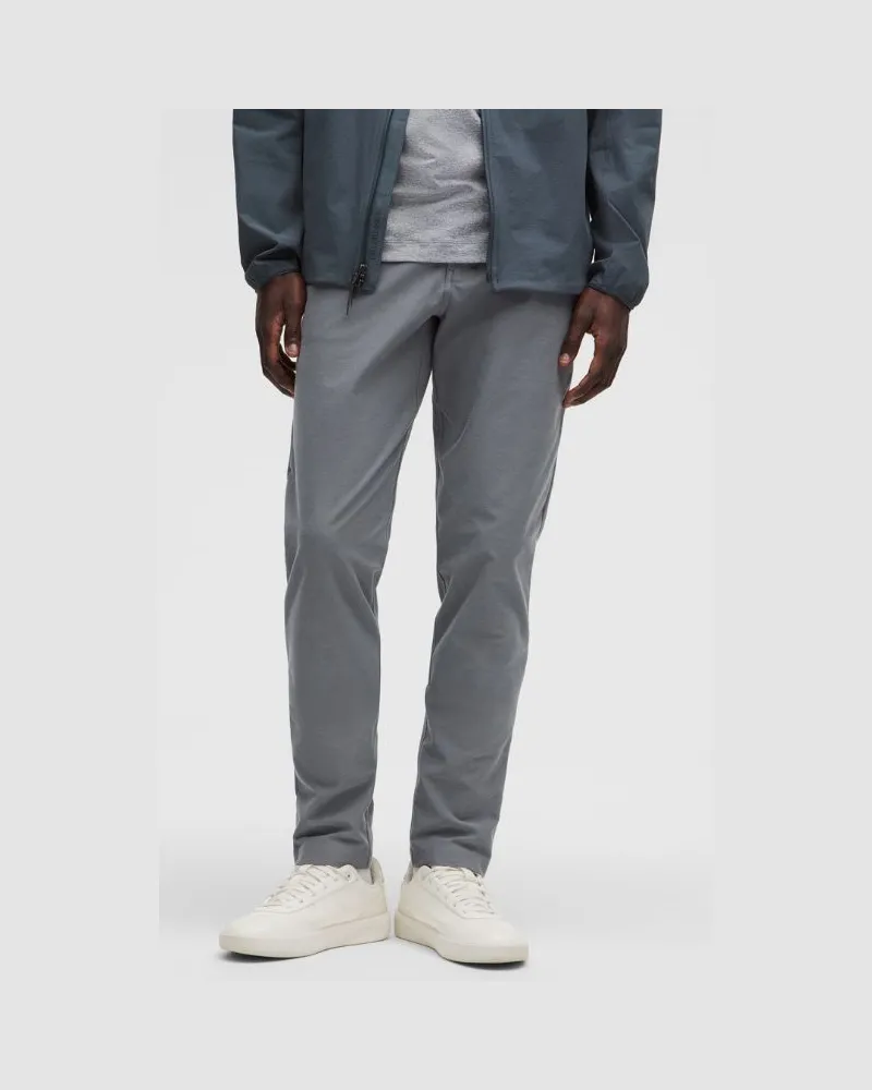 LULULEMON ABC Hose im Slim Fit mit 5 Taschen Utilitech für Männer – 76 cm – Größe in Solar Grey Solar