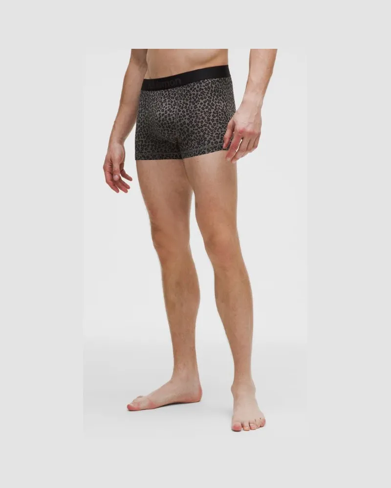 LULULEMON Always In Motion Boxer Slip 3" für Männer – Größe in True Leopard Mini Wp Black Multi True