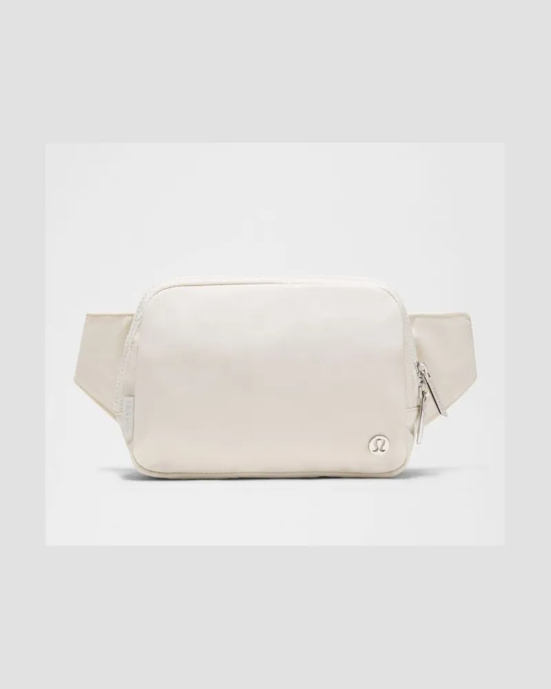 LULULEMON Everywhere Gürteltasche Groß Größe in Light Ivory/Silver Light