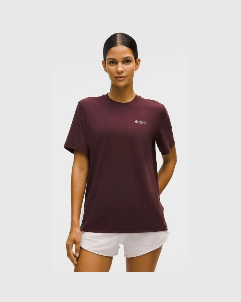 LULULEMON Trainings-Kurzarmshirt aus Jersey Grafik für Frauen – Größe in Goodnight Plum Goodnight