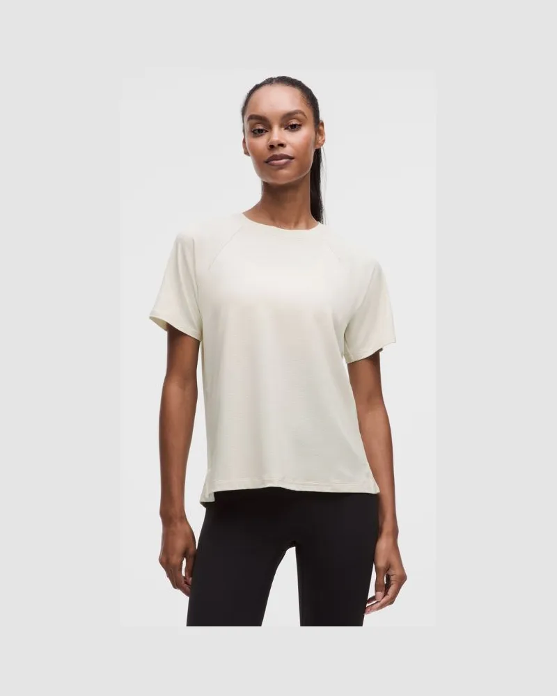 LULULEMON License to Train T-Shirt im Classic Fit für Frauen – Größe in Light Ivory/White Light