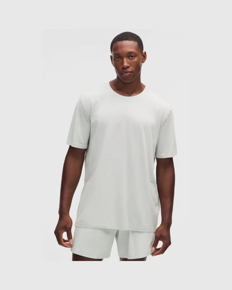 LULULEMON Metal Vent Tech Kurzarmshirt im Relaxed Fit für Männer – Größe in Vapor Vapor