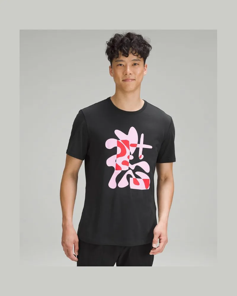 LULULEMON 5 Year Basic T-Shirt Pride für Männer – Größe in Black Black