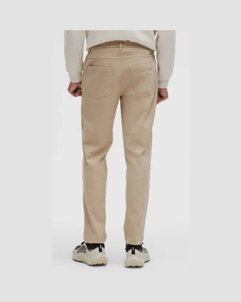 LULULEMON ABC Hose im Classic Fit mit 5 Taschen Warpstreme für Männer – 81 cm – Khaki – Größe Wacky