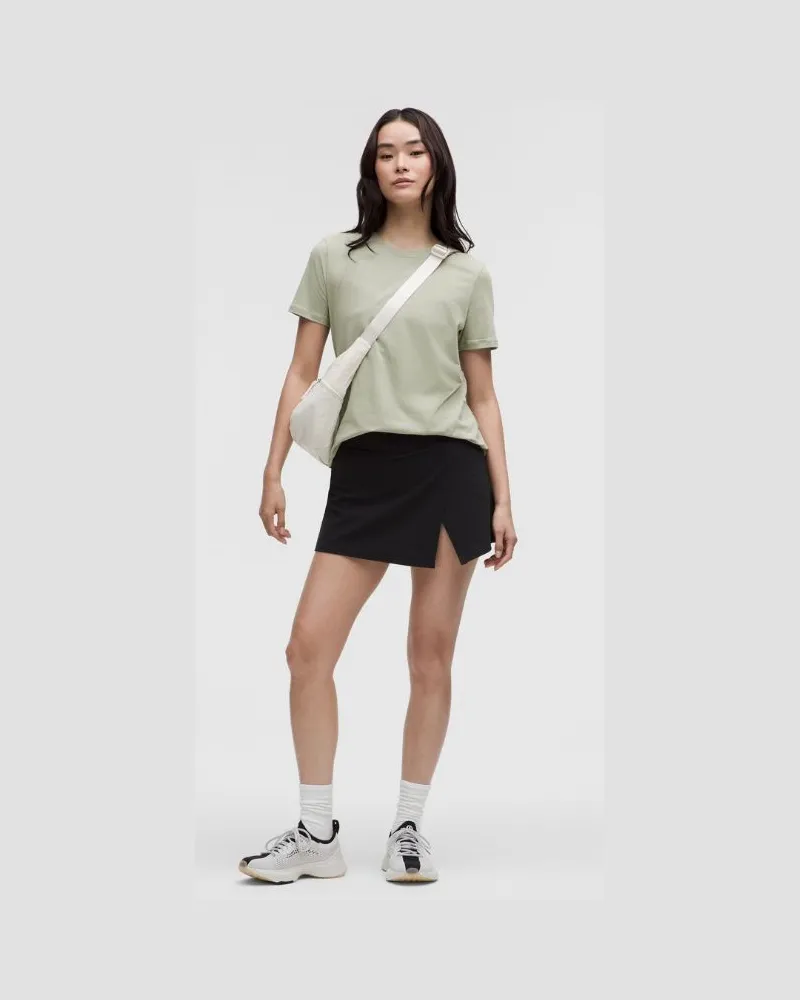 LULULEMON Love T-Shirt mit Rundhalsausschnitt für Frauen – Größe in Fog Green Fog