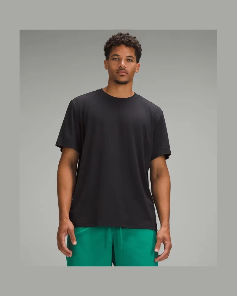 LULULEMON License to Train Kurzarmshirt im Relaxed Fit für Männer – Größe in Black Black