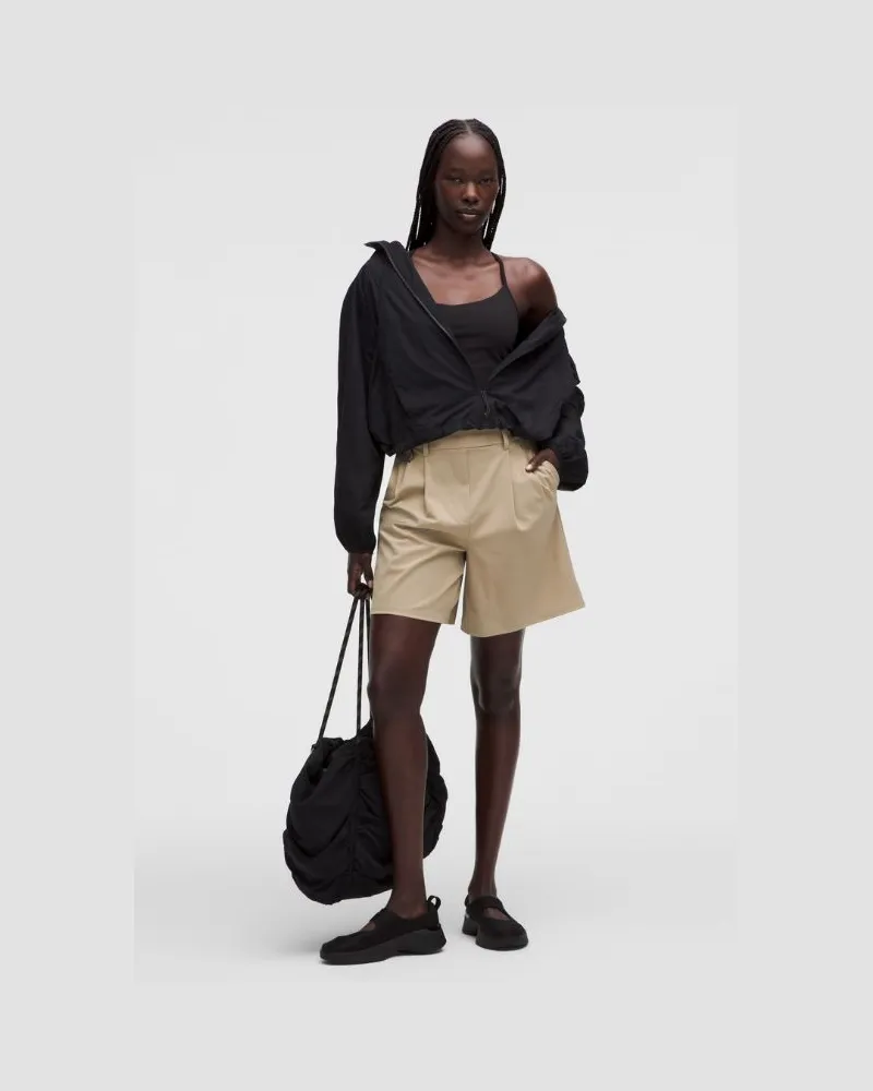 LULULEMON Daydrift plissierte Shorts mit hohem Bund für Frauen – 18 cm – Khaki – Größe Rumble