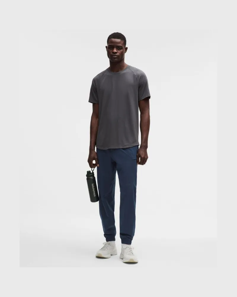 LULULEMON Zeroed In Cargohose im Classic Fit Normale Länge für Männer – Größe in Club Blue Club