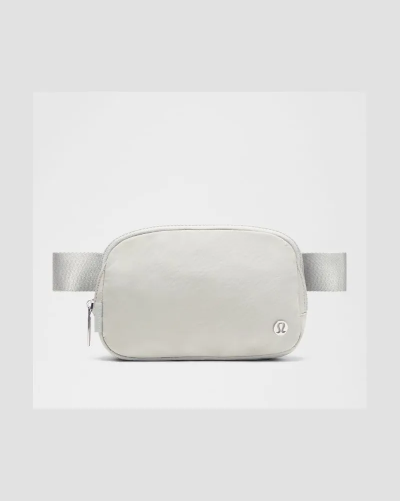 LULULEMON Everywhere Gürteltasche Größe in Meadow Haze/Silver Meadow