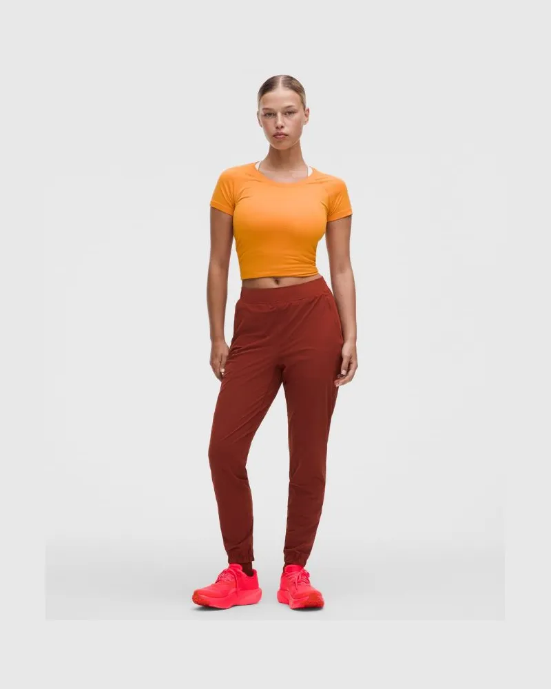 LULULEMON Adapted State Jogginghose mit hohem Bund Volle Länge für Frauen – Größe in Cranberry Charm Cranberry