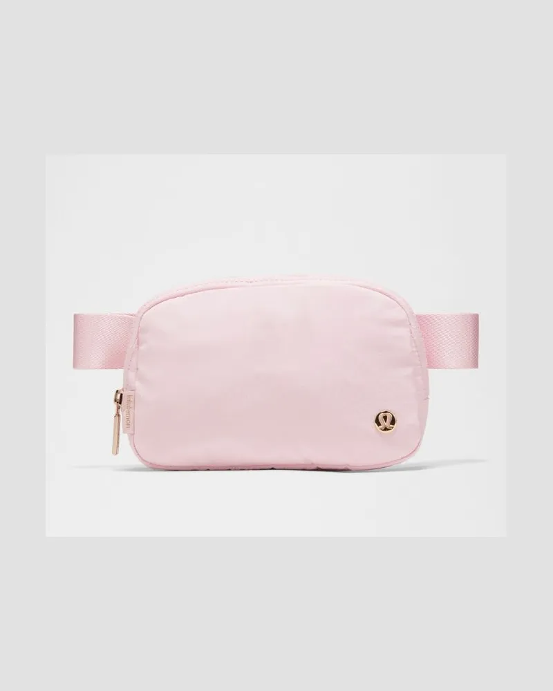 LULULEMON Everywhere Gürteltasche Größe in Blissful Pink Blissful