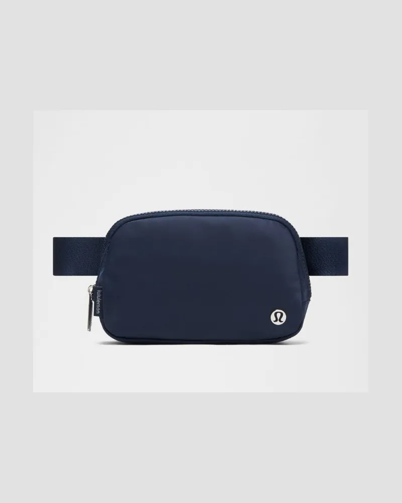 LULULEMON Everywhere Gürteltasche Größe in Club Blue/Silver Club