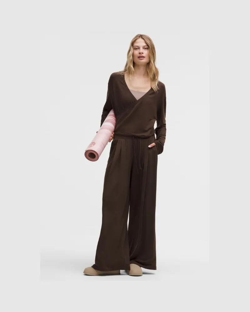 LULULEMON BeCalm High-Rise Pleated Extra-Wide Leg Pant für Frauen – Größe in Walnut Crunch Walnut