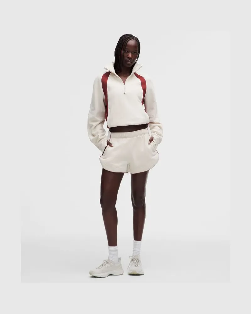 LULULEMON Scuba-Shorts mit mittelhohem Bund und geschwungenem Dolphin-Saum Color-Blocking für Frauen – 8 cm – Größe in Light Ivory/Weiß/Rocket Red Light