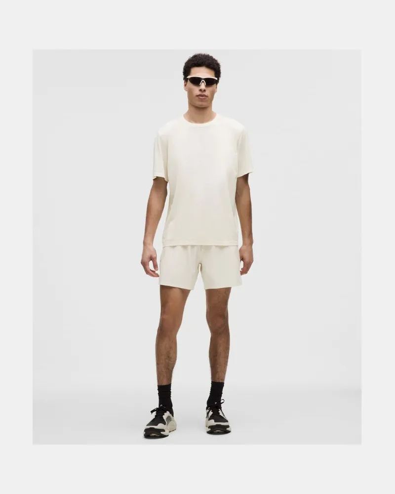 LULULEMON Mile Maker Run Crew Shorts ohne Liner aus -Stoff für Männer – 15 cm – Größe in Light Ivory Light