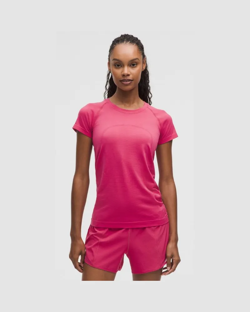 LULULEMON Swiftly Tech Kurzarmshirt 2.0 Hüftlänge für Frauen – Größe in Raspberry Coulis Raspberry