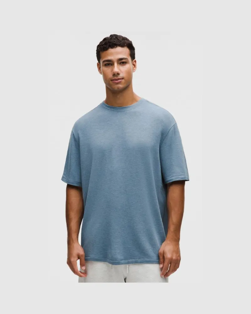 LULULEMON BeCalm Kurzarmshirt im Relaxed Fit für Männer – Größe in Heathered Steel Blue Heathered