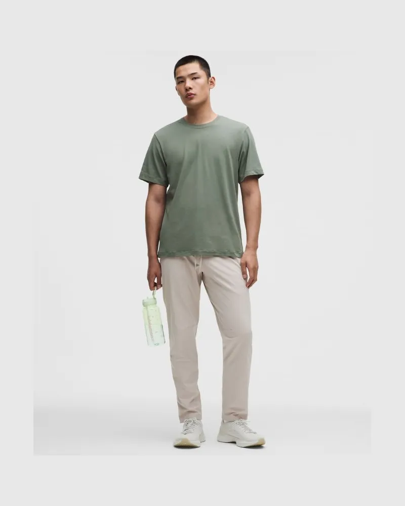 LULULEMON Zeroed In Hose im Slim Fit für Männer – Khaki – Größe Downtown