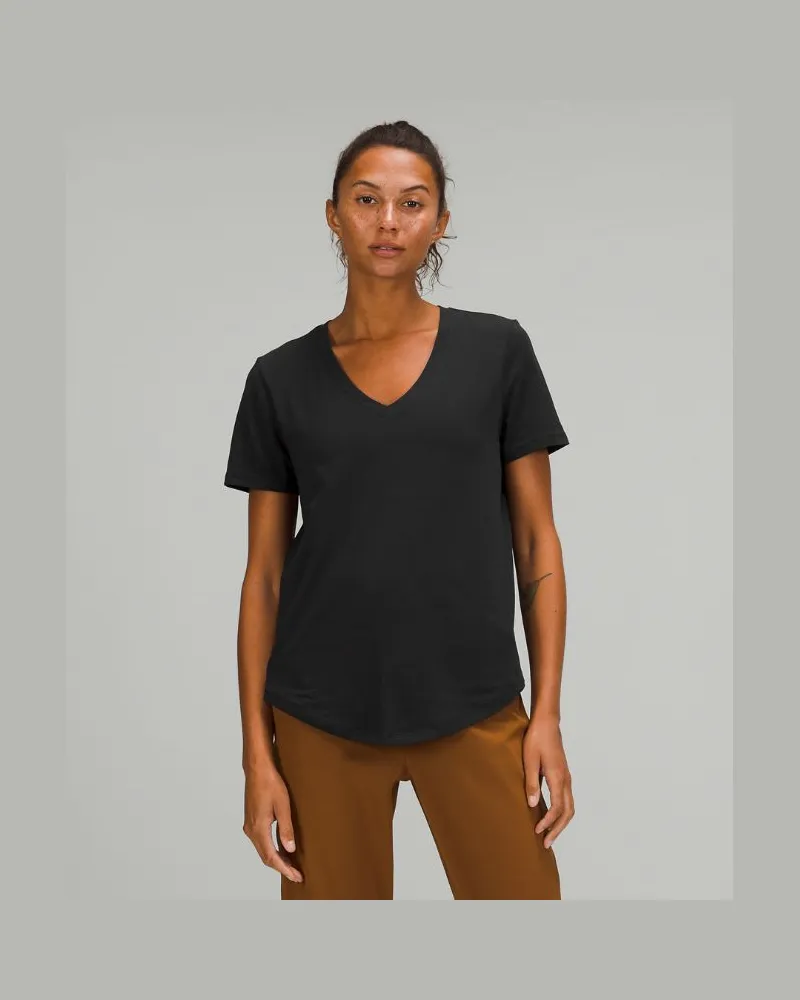 LULULEMON Love T-Shirt mit V-Ausschnitt für Frauen – Größe in Black Black