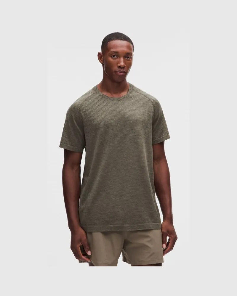 LULULEMON Metal Vent Tech T-Shirt für Männer – Größe in Deep Forest/Cypress Forest Deep