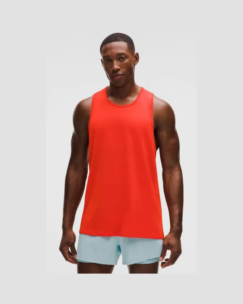 LULULEMON Fast and Free Tanktop mit perforierten Streifen für Männer – Größe in Cherry Ember Cherry