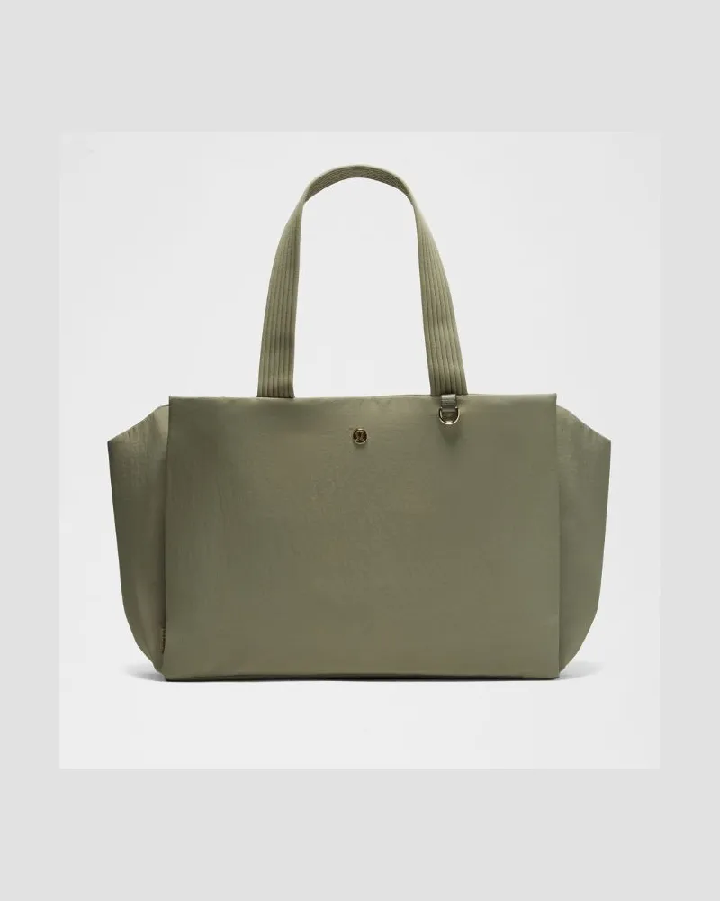 LULULEMON Tote-Bag mit drei Fächern 18 L in Bay Leaf Bay