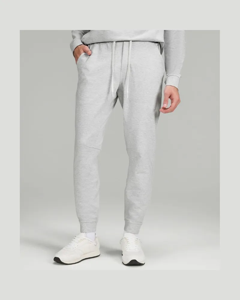LULULEMON City Sweat Jogger Kürzer geschnitten für Männer – Größe in Heathered Ultra Light Grey/Sea Salt Heathered