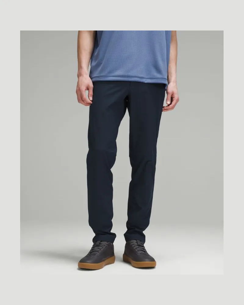 LULULEMON ABC Hose im Slim Fit mit 5 Taschen Warpstreme für Männer – 71 cm – Größe in True Navy True