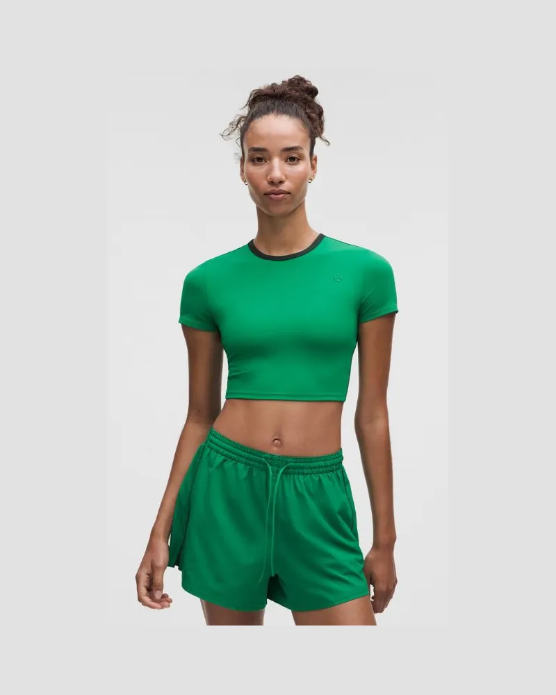 LULULEMON Crop-T-Shirt im Tight Fit mit integriertem BH Leichter Halt für B/C-Cups für Frauen – Größe in Raceway Green/Rainforest Green Raceway