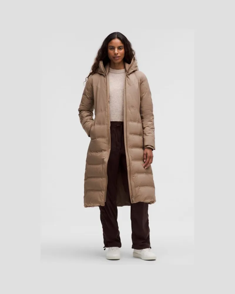 LULULEMON Sleet Street Lange Daunenjacke mit Füllkraft 600 aus StretchSeal für Frauen – Größe in Taupetastic Taupetastic
