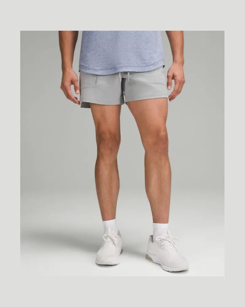 LULULEMON License to Train Shorts Ohne Liner für Männer – 13 cm – Größe in Silver Drop Silver