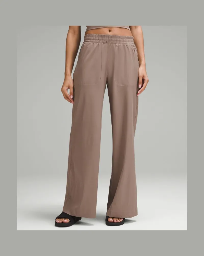 LULULEMON Swift Hose mit ausgestelltem Bein und mittelhohem Bund Volle Länge für Frauen – Größe in Taupetastic Taupetastic