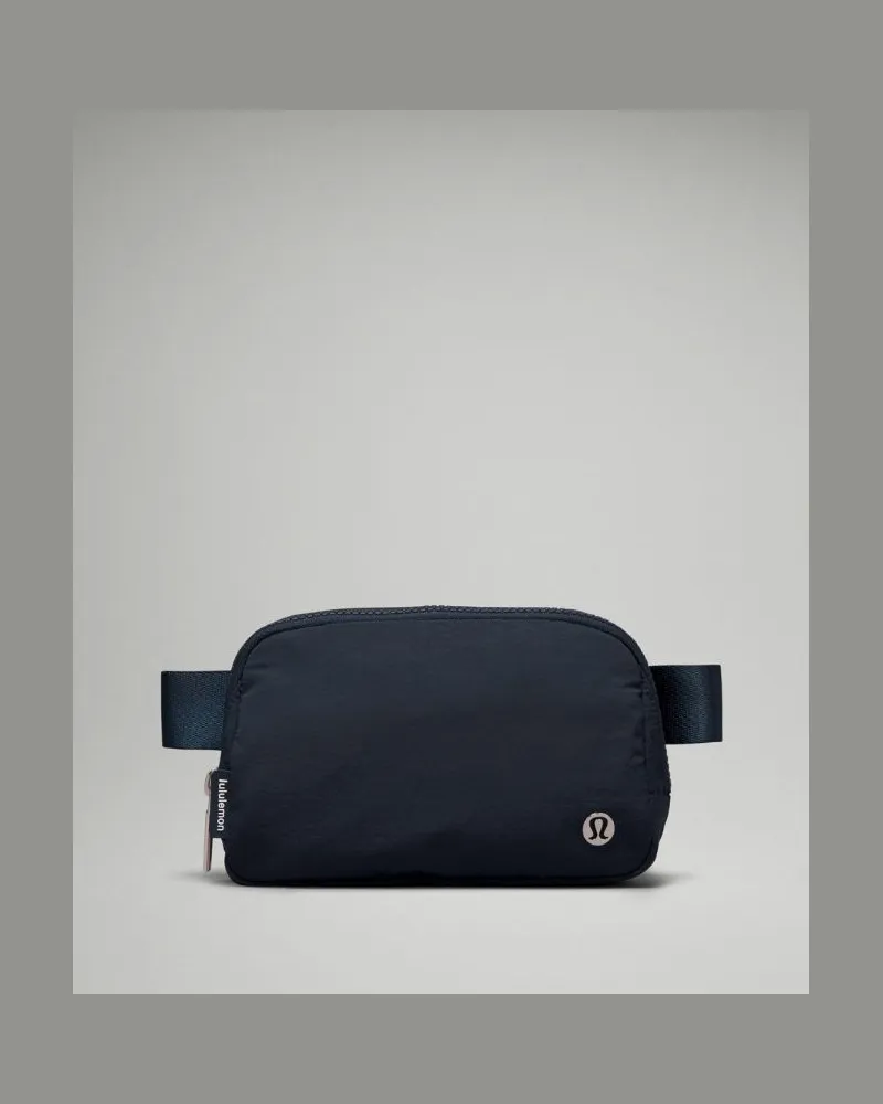 LULULEMON Everywhere Gürteltasche Größe in True Navy True