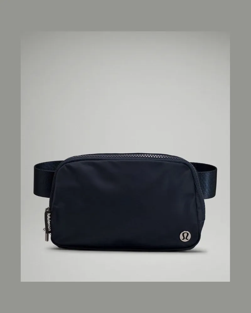 LULULEMON Everywhere Gürteltasche Größe in True Navy True
