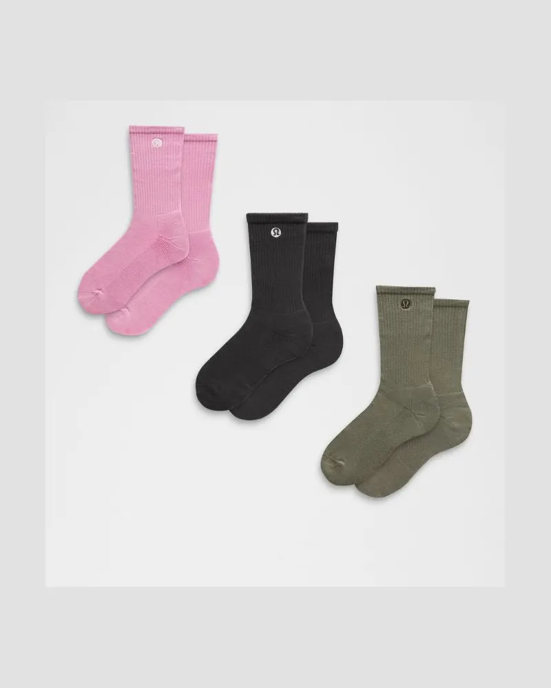 LULULEMON Daily Essential Crew-Socken Unisex 3er-Pack – Größe in Pink Frosting/Heathered Bay Leaf/Black Pink