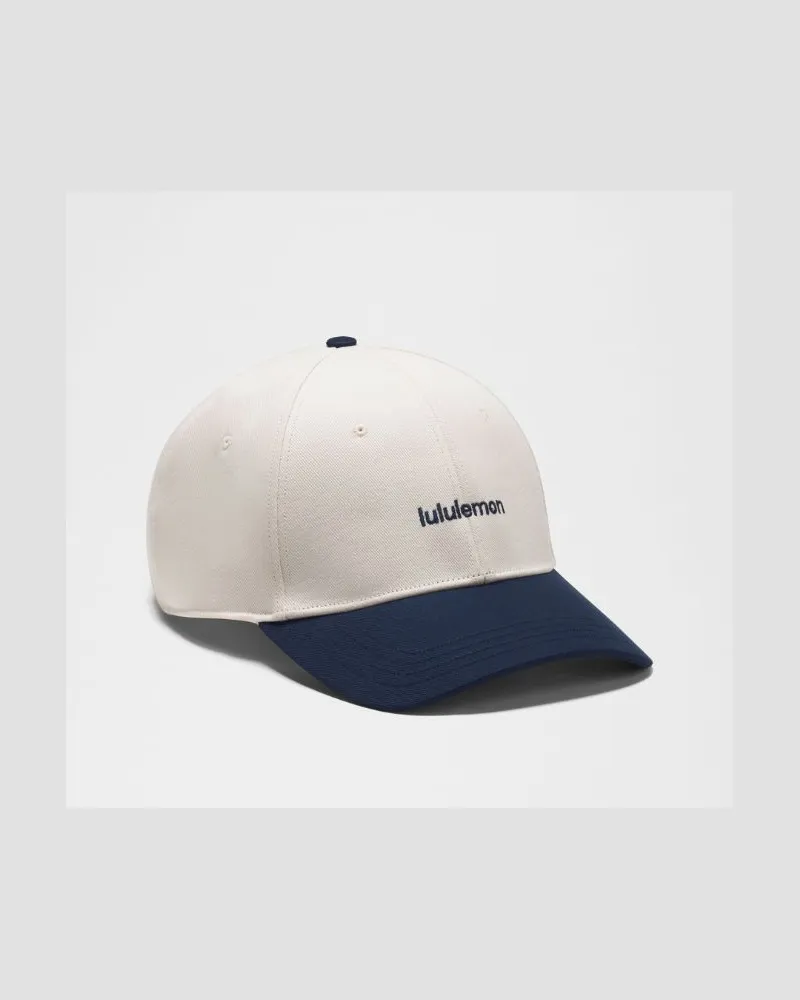 LULULEMON Classic Ball Cap Structured Wordmark – Größe in Light Ivory/True Navy Light