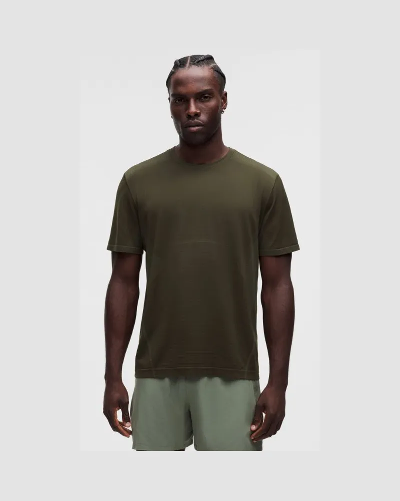 LULULEMON Metal Vent Tech Kurzarmshirt im Relaxed Fit Training für Männer – Größe in Army Green/Dark Olive Army