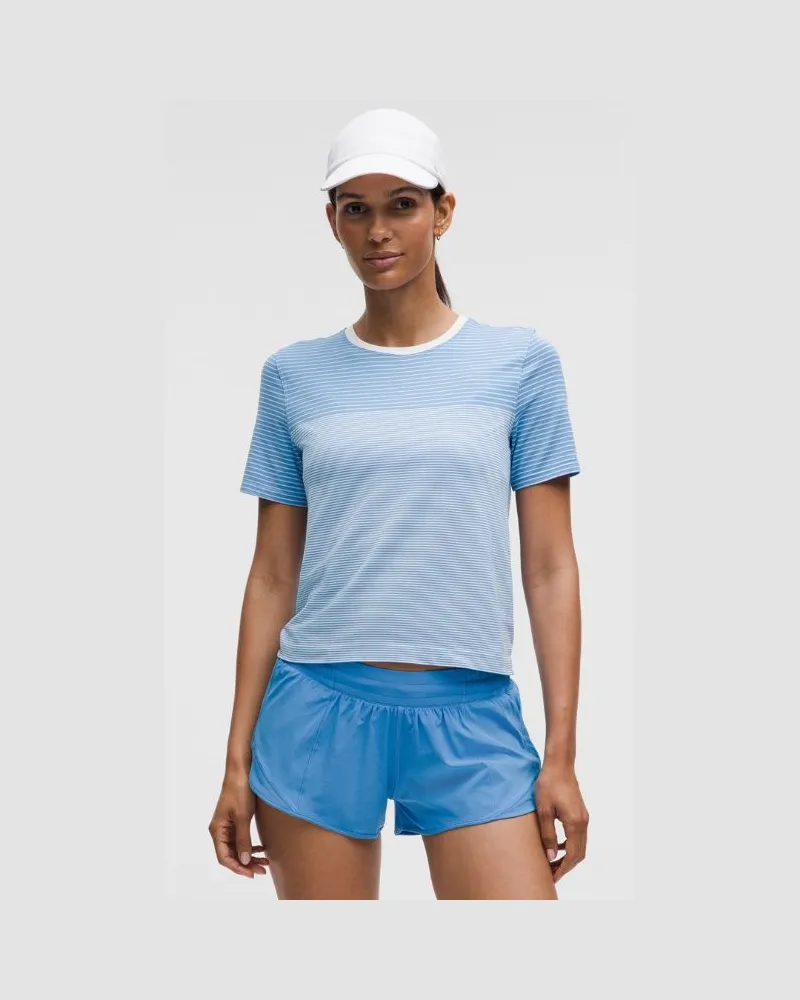 LULULEMON Nahtloses Crop-T-Shirt im Classic Fit mit Matrosenstreifen für Frauen – Größe in Pool Party/White Pool