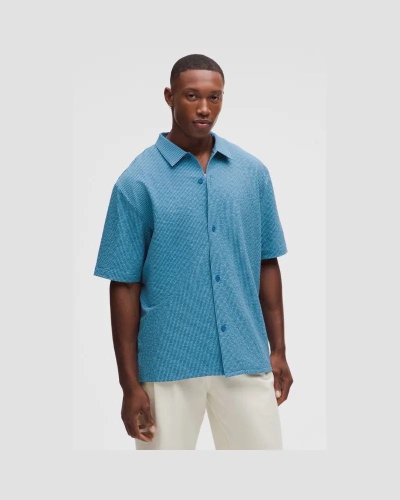 LULULEMON Kurzarmshirt mit strukturiertem Camp-Kragen für Männer – Größe in Simple Stripe Washed Blue Chalk Blue Simple